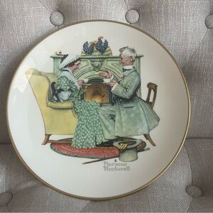 Gorham Norman Rockwell Collector's Plate
Winter - Gaily sharing vintage times
